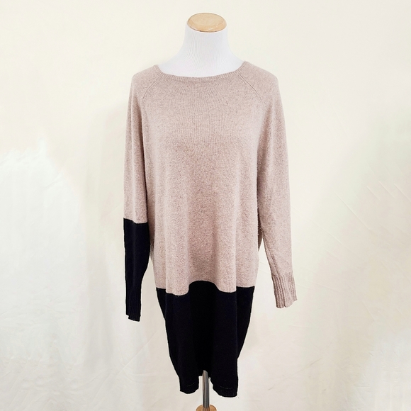 Aqua Dresses & Skirts - AQUA Cashmere sweater dress black tan color block